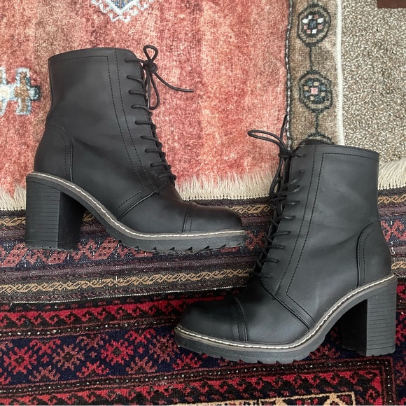 Olivia Miller heeled boots - Picture 6 of 11